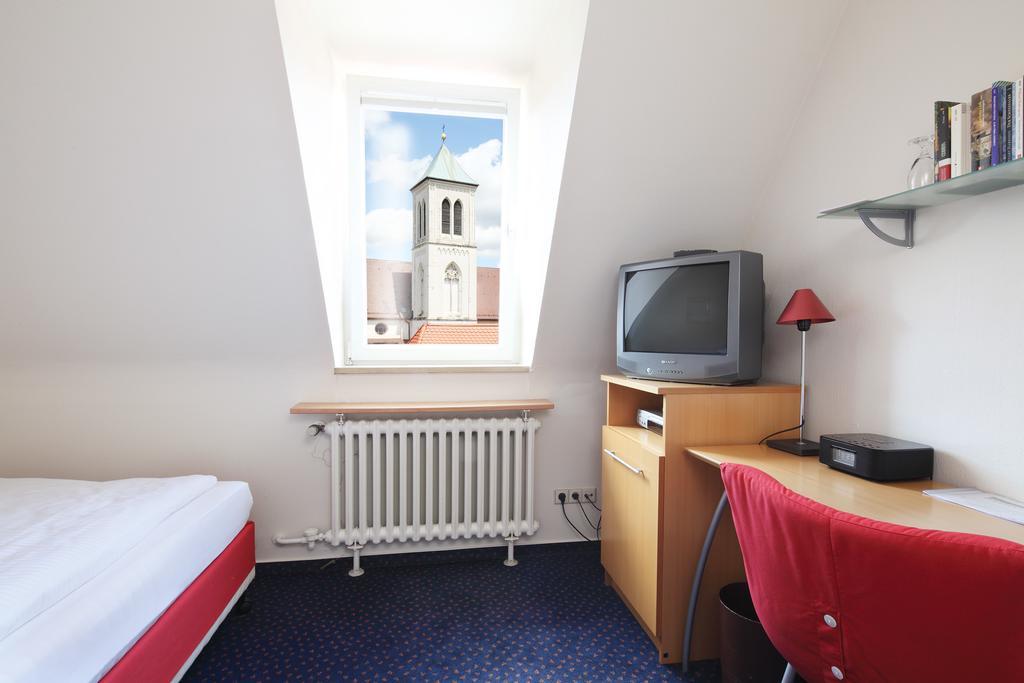 Hotel Am Rathaus Freiburg im Breisgau Pokoj fotografie